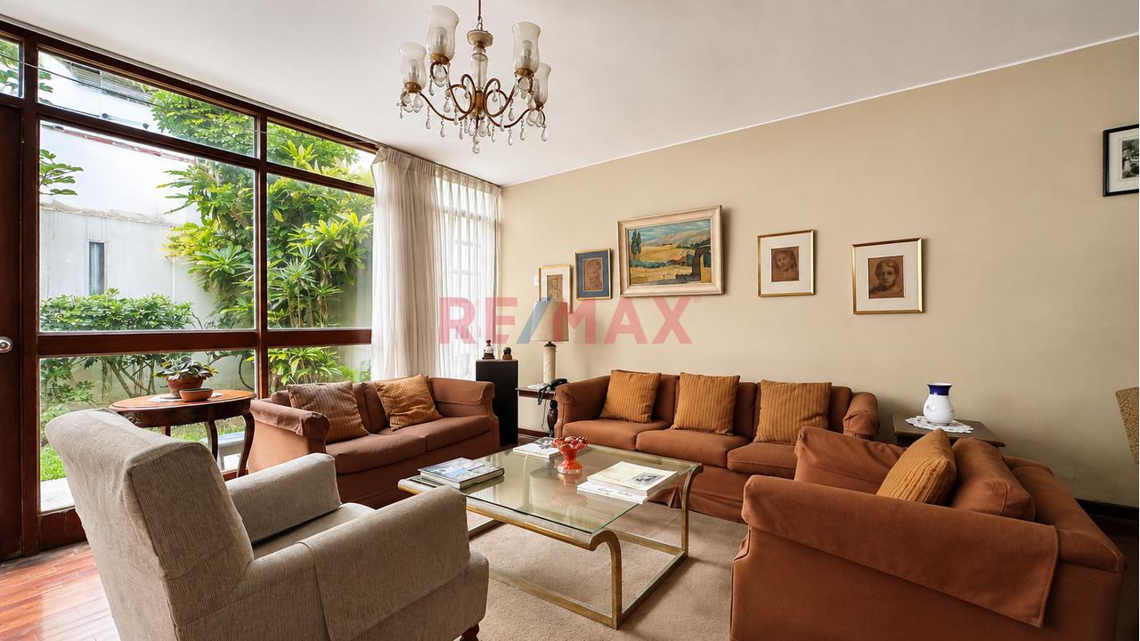 Venta De Casa En Miraflores - Cerca A Malecon La Marina - 5