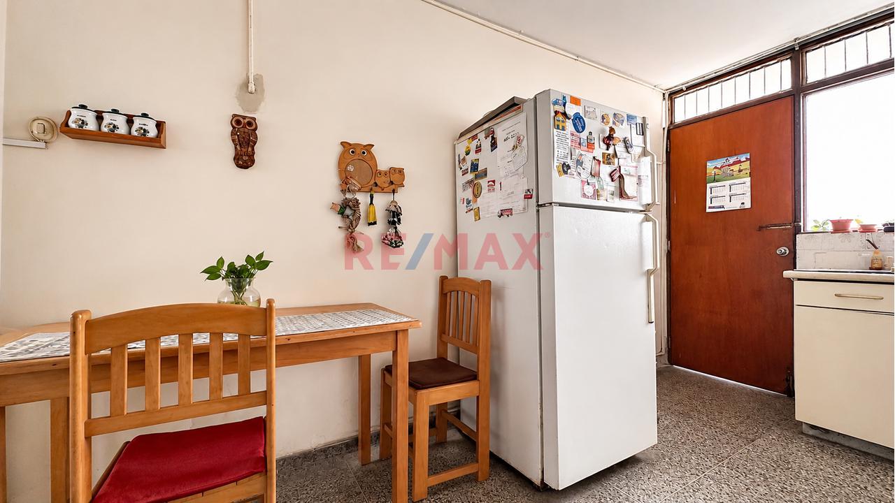 Venta De Casa En Miraflores - Cerca A Malecon La Marina - 12