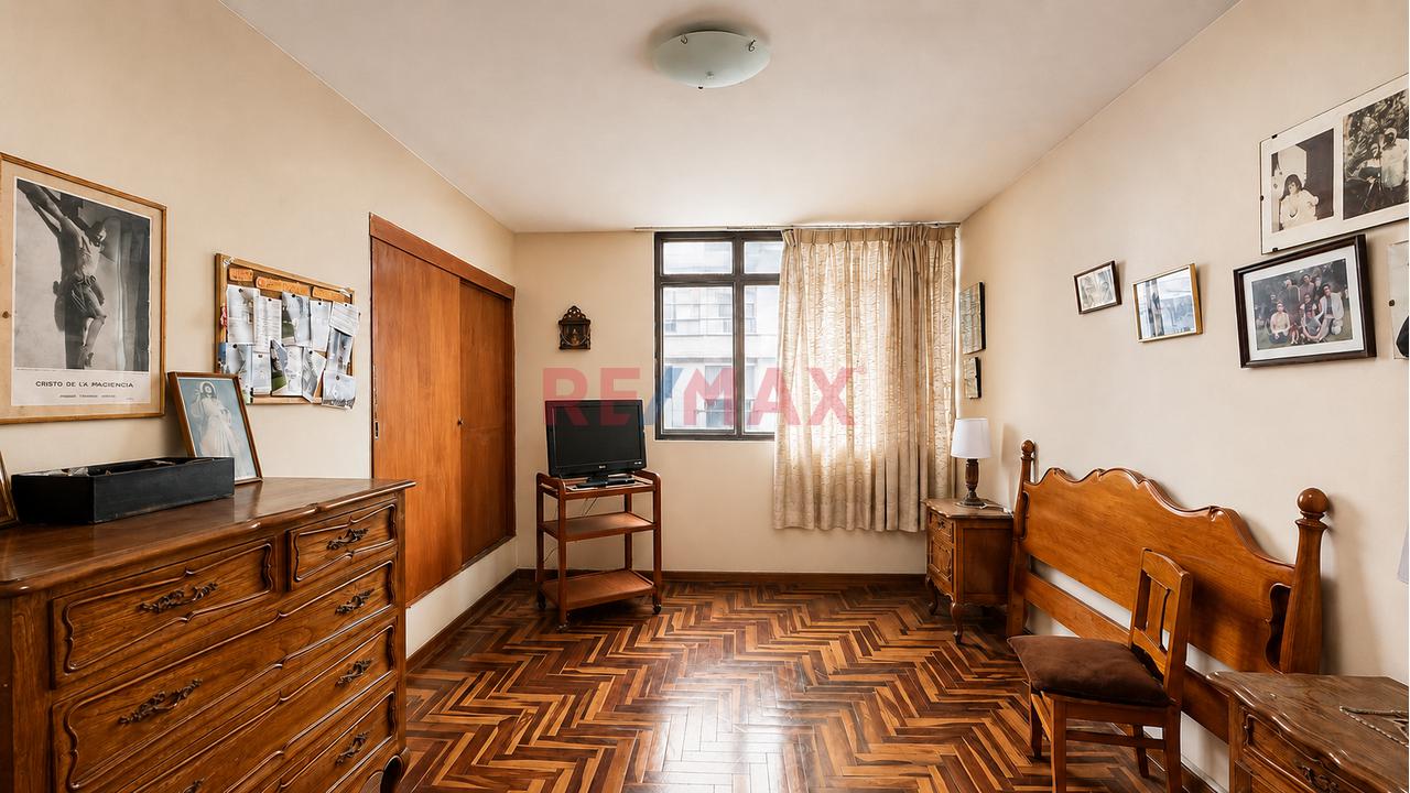 Venta De Casa En Miraflores - Cerca A Malecon La Marina - 17