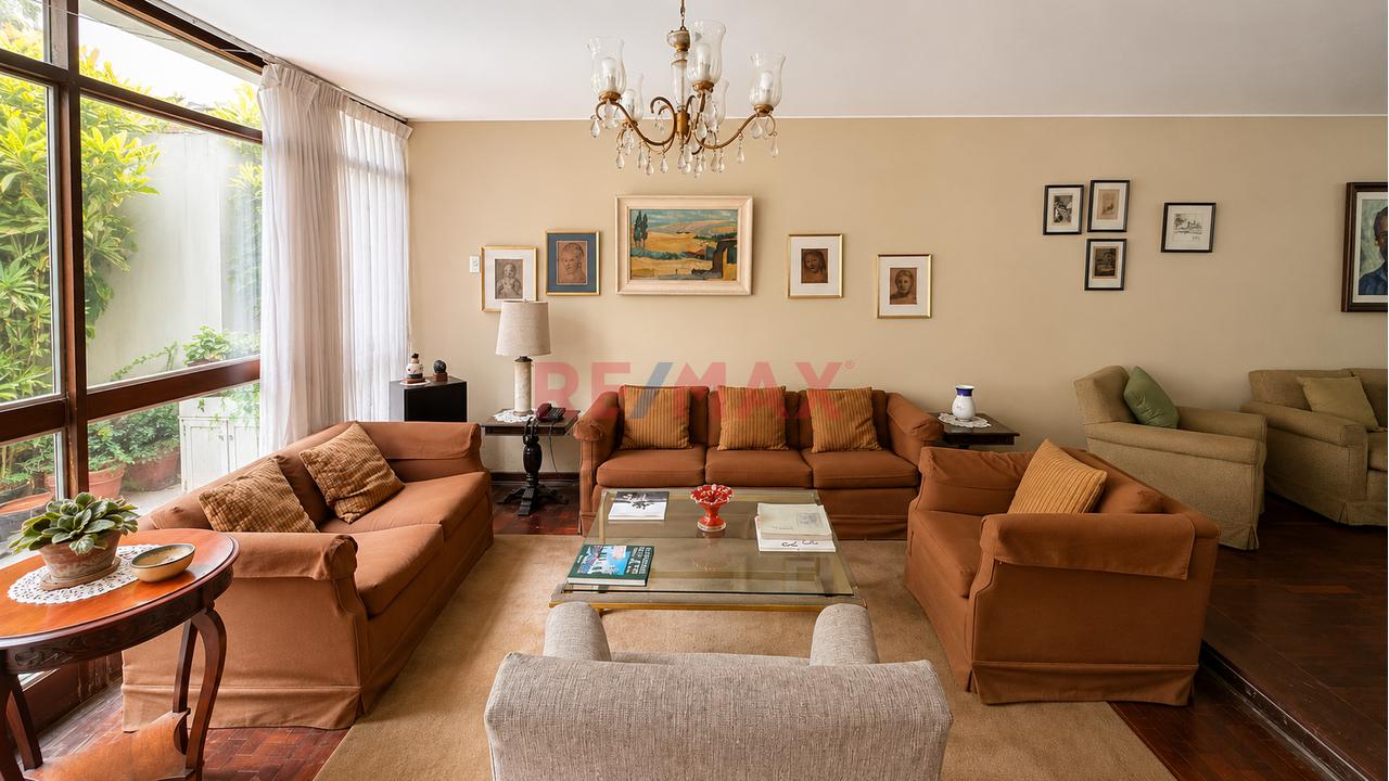 Venta De Casa En Miraflores - Cerca A Malecon La Marina - 4