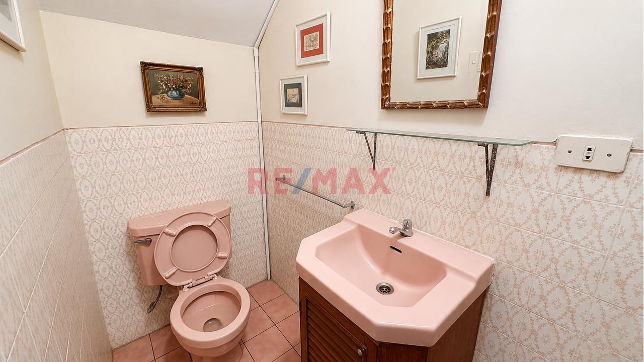 Venta De Casa En Miraflores - Cerca A Malecon La Marina - 10