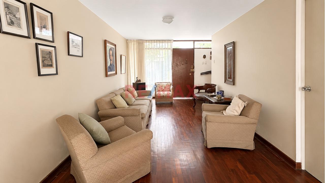 Venta De Casa En Miraflores - Cerca A Malecon La Marina - 3