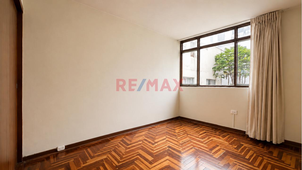 Venta De Casa En Miraflores - Cerca A Malecon La Marina - 14