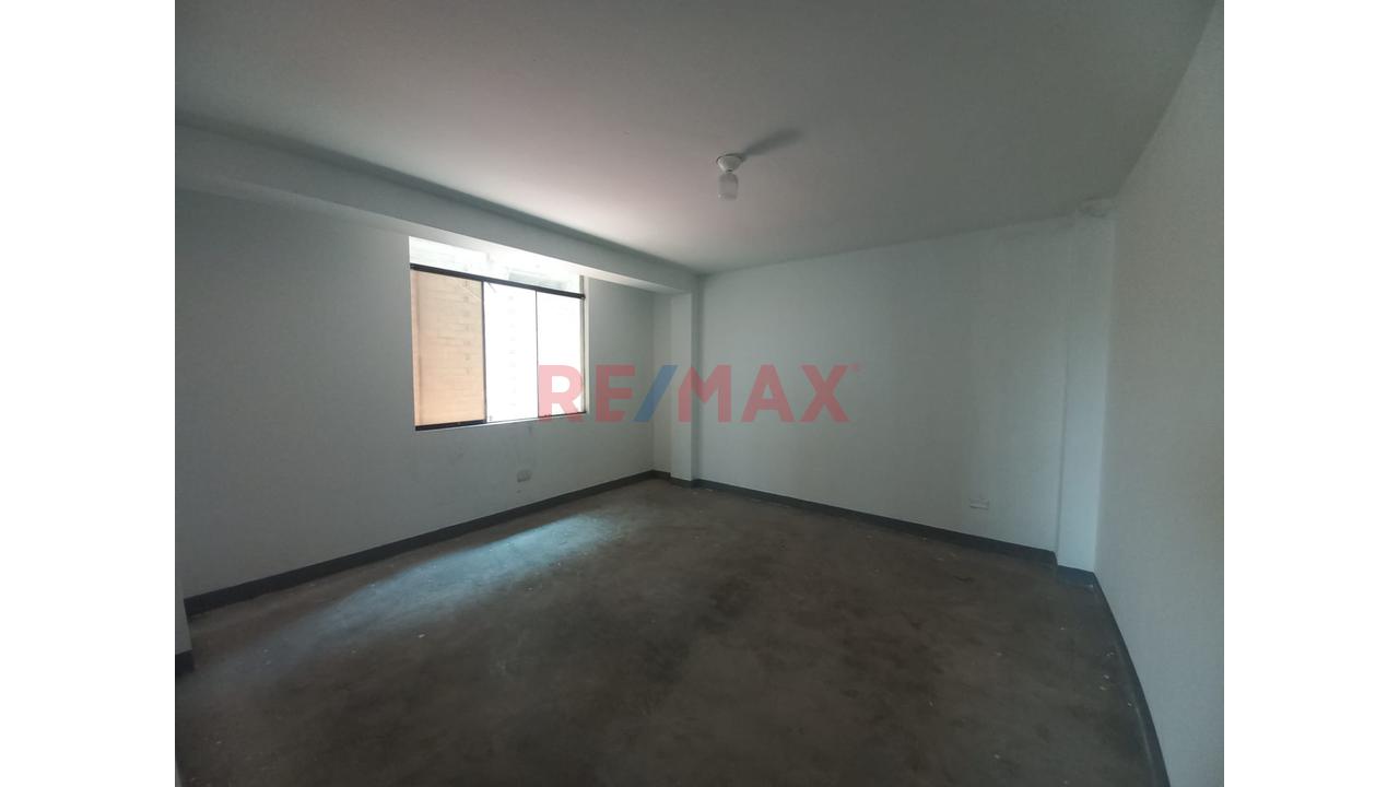 Se Vende Local En Avenida Comercial En La Avenida Pastor Sevilla - 190 M2 — foto 5