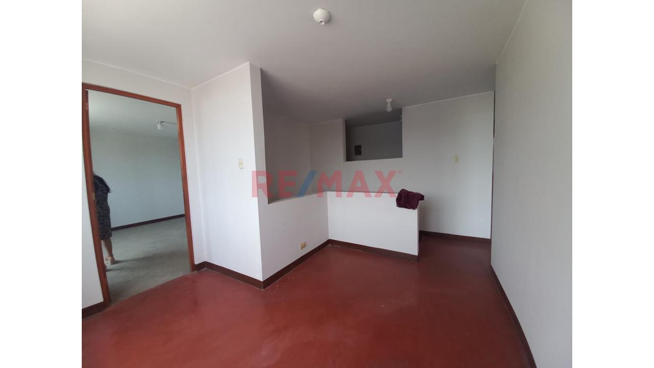 Se Vende Local En Avenida Comercial En La Avenida Pastor Sevilla - 190 M2 — foto 2