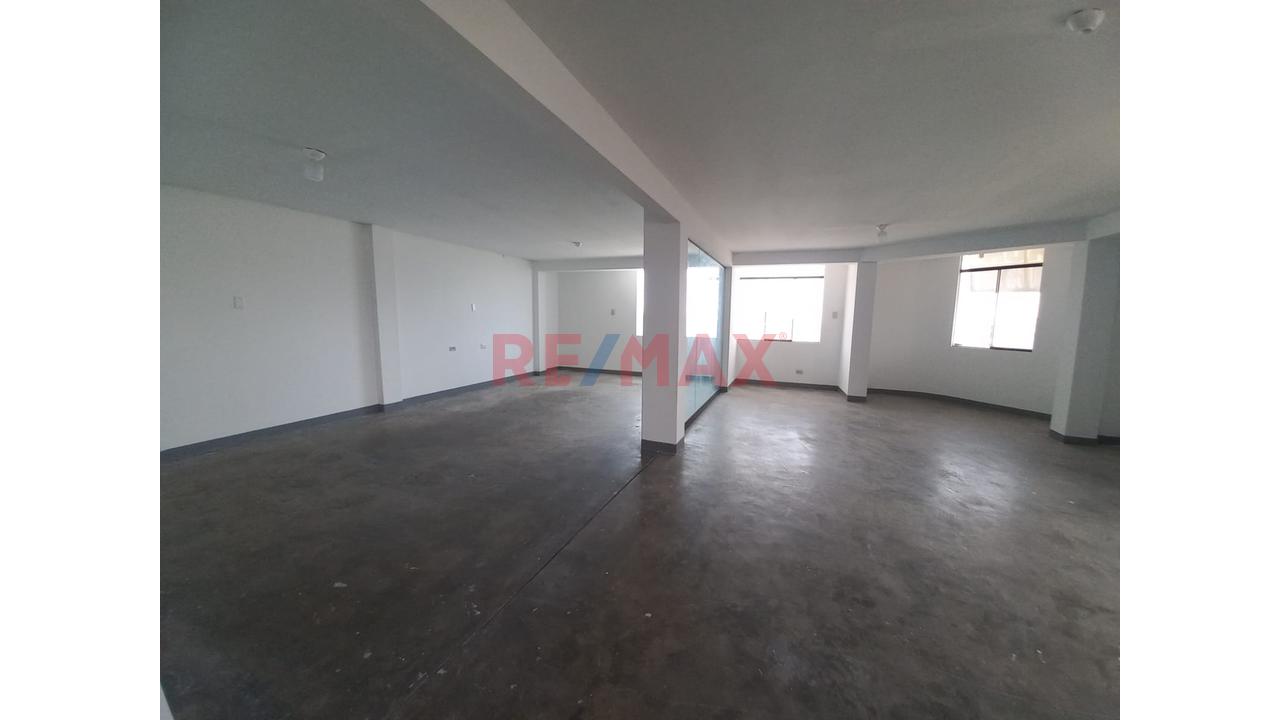 Vendo Casa Comercial En Avenida - 190M2 — foto 4