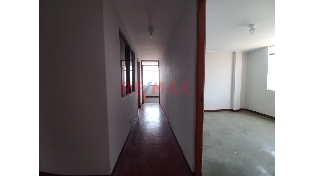 Vendo Casa Comercial En Avenida - 190M2 — foto 15