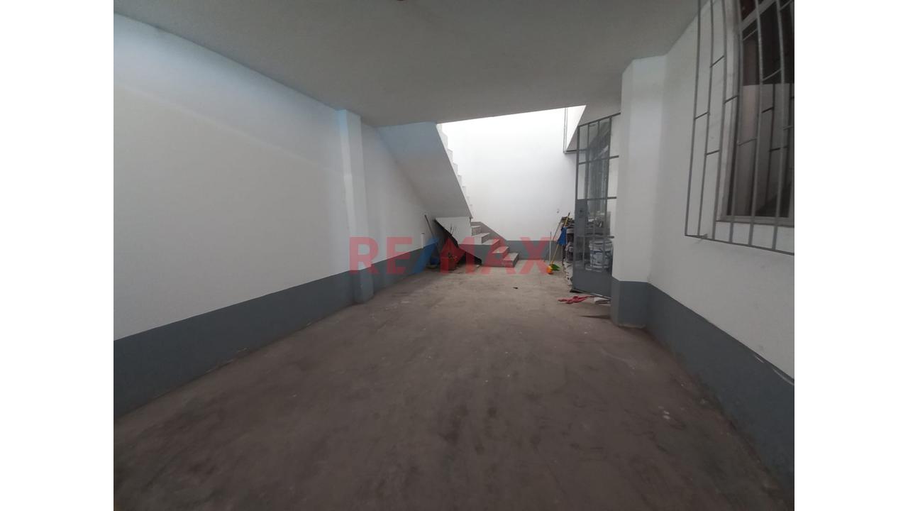Vendo Casa Comercial En Avenida - 190M2 — foto 2