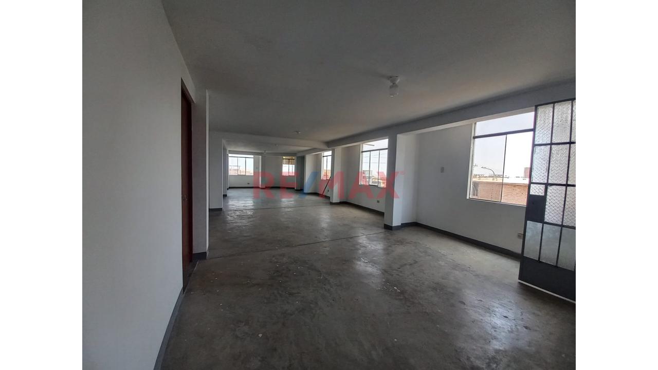 Vendo Casa Comercial En Avenida - 190M2 — foto 11