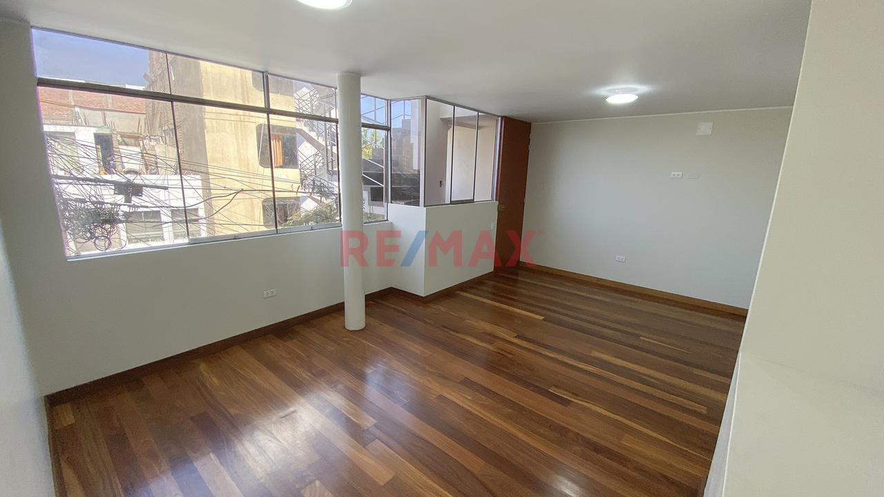 Se Vende Hermoso Departamento En Surco - 3
