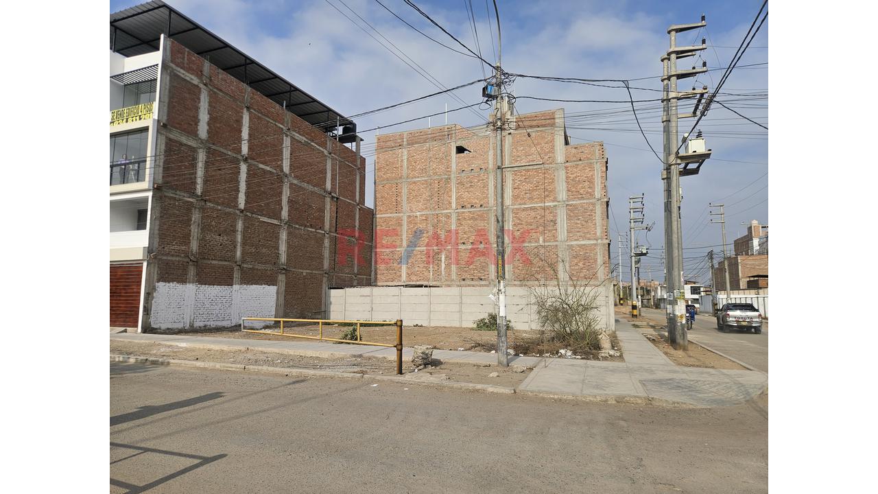 Venta Terreno Comercial Urb. Flores De San Isidro - 6