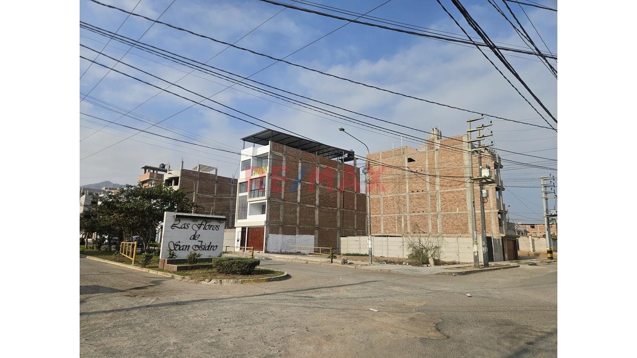 Venta Terreno Comercial Urb. Flores De San Isidro - 5