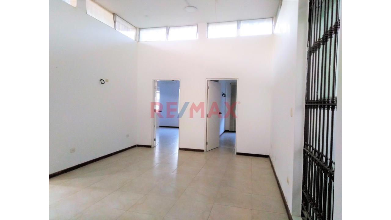 🏢 En Alquiler Amplia Oficina / Local Comercial En Excelente Ubicación - 6