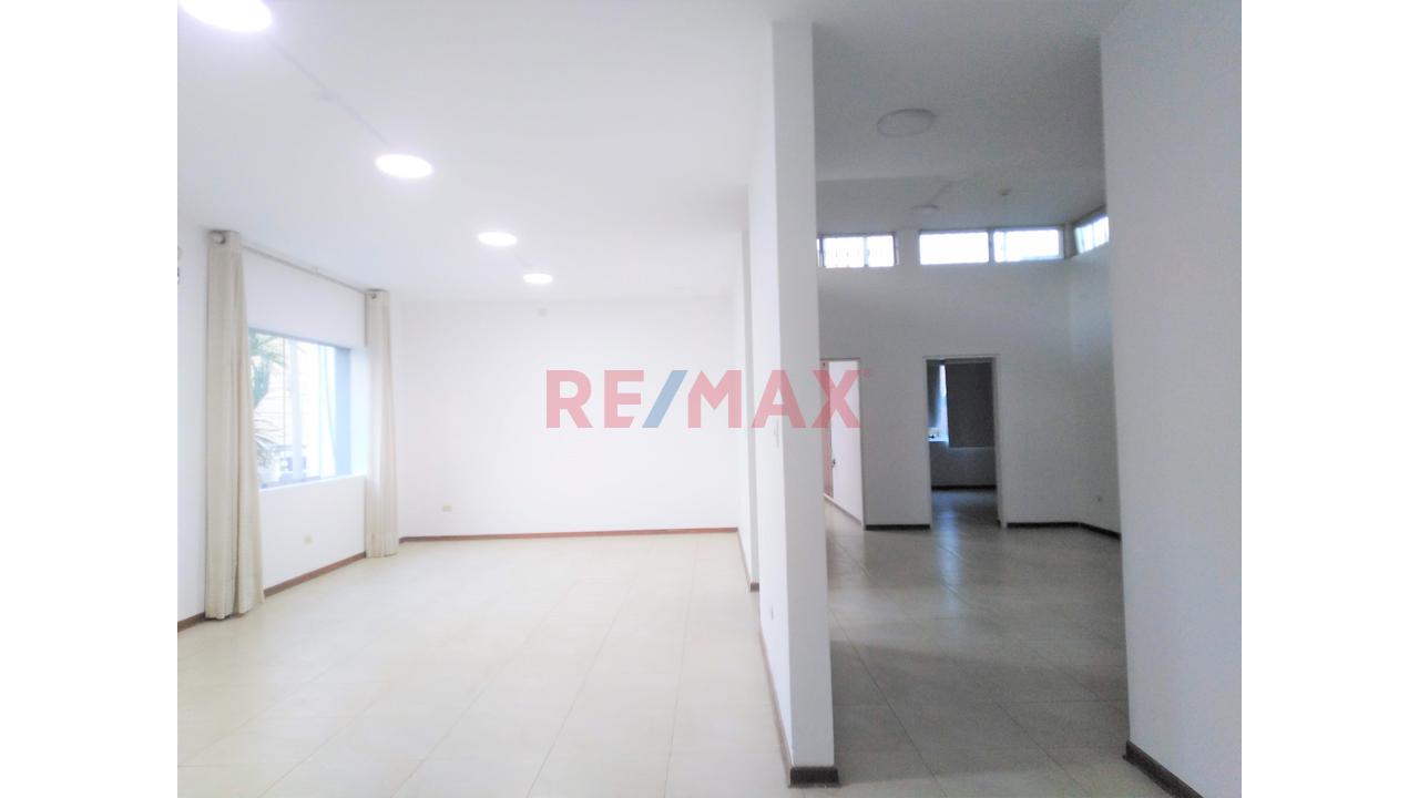 🏢 En Alquiler Amplia Oficina / Local Comercial En Excelente Ubicación - 10