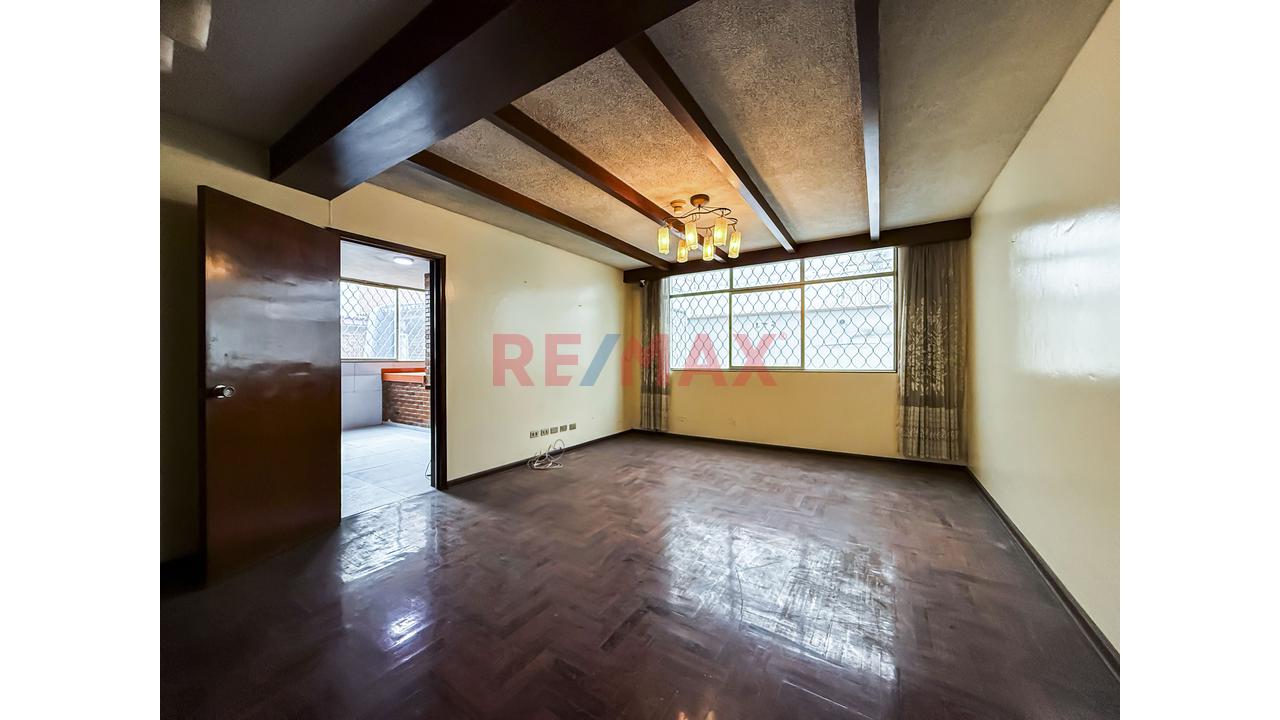 Casa de 5 dormitorios en San Borja, 400 m² — foto 2
