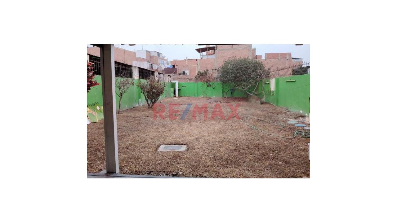 Espectacular Terreno En Plena Avenida Los Pinos - Chorrillos  -  Area De 1,055.70 M2   -  Us$ 673 M2 Mejor Precio De La Zona — foto 4