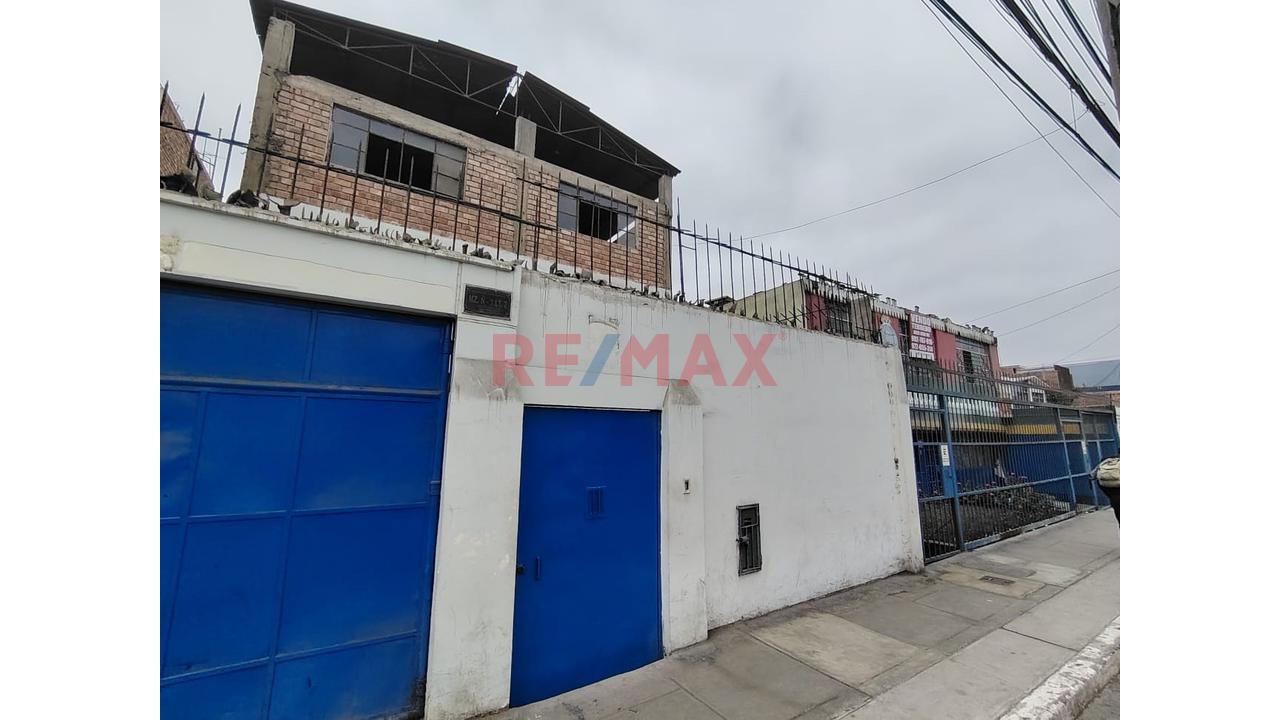 Espectacular Terreno En Plena Avenida Los Pinos - Chorrillos  -  Area De 1,055.70 M2   -  Us$ 673 M2 Mejor Precio De La Zona — foto 3