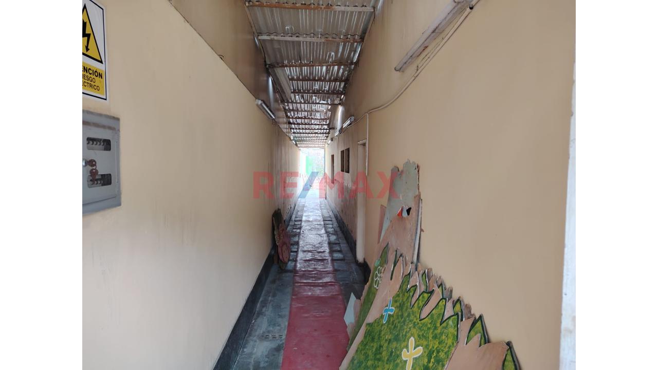 Espectacular Terreno En Plena Avenida Los Pinos - Chorrillos  -  Area De 1,055.70 M2   -  Us$ 673 M2 Mejor Precio De La Zona — foto 6