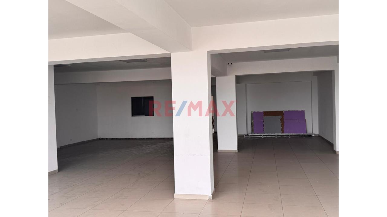 Se Alquila Local Comercial De 160 M2 Ate Con La Molina - 11