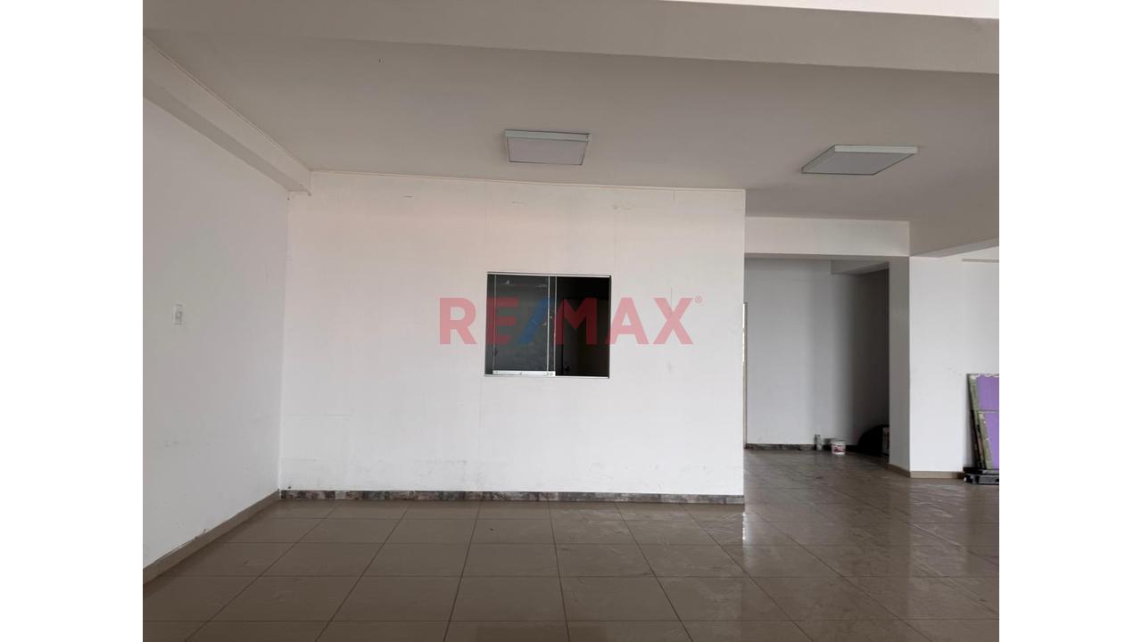 Se Alquila Local Comercial De 160 M2 Ate Con La Molina - 2