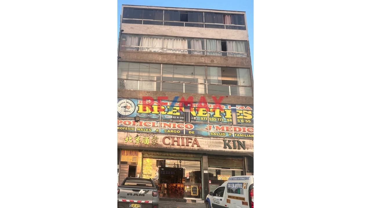 Se Alquila Local Comercial De 160 M2 Ate Con La Molina - 1