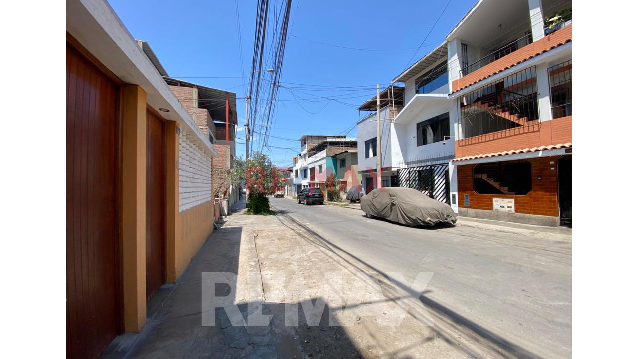 Se Vende Casa Como Terreno En San Juan Miraflores - 20