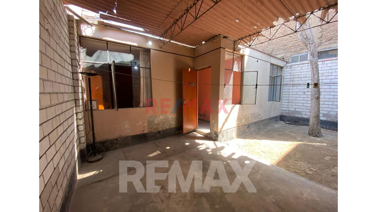 Se Vende Casa Como Terreno En San Juan Miraflores - 16