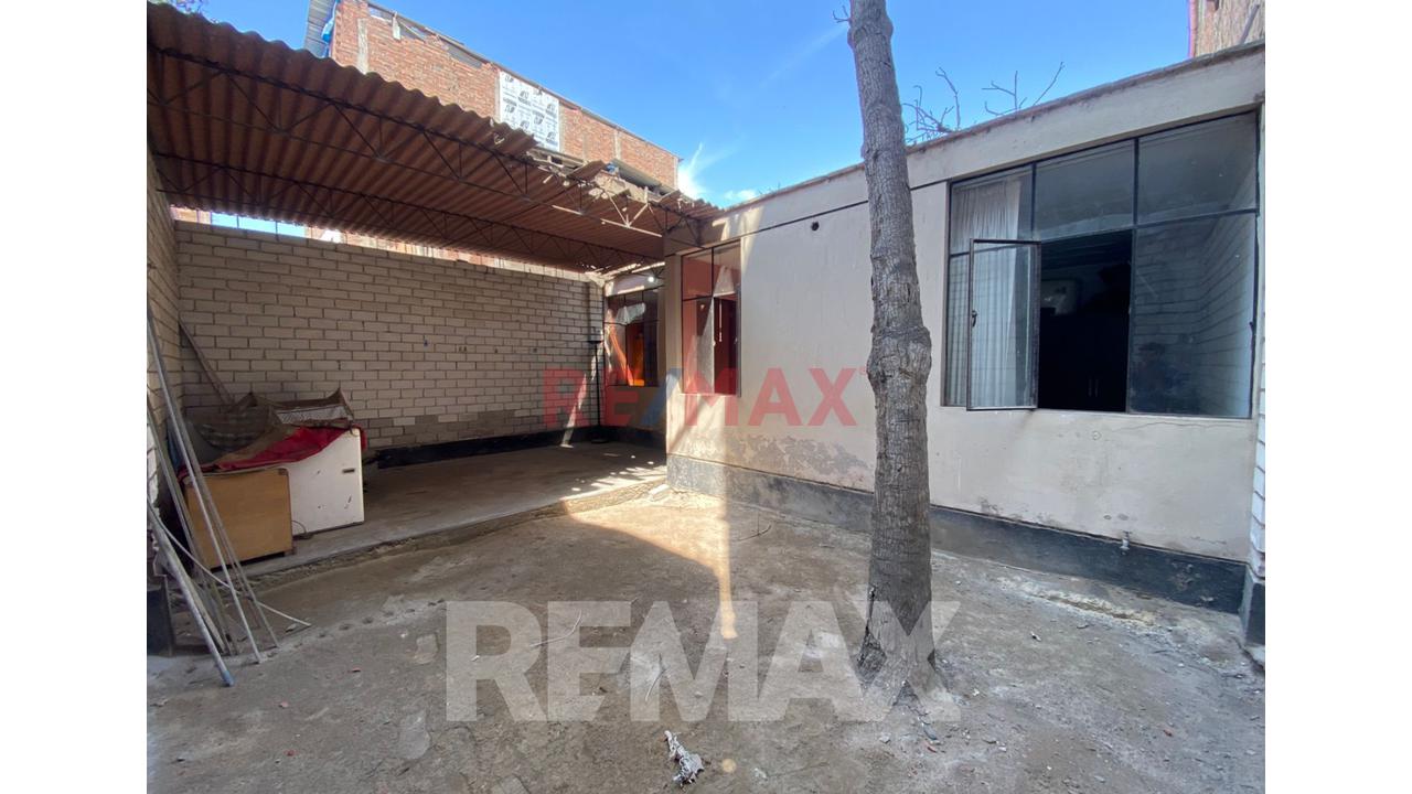 Se Vende Casa Como Terreno En San Juan Miraflores - 14
