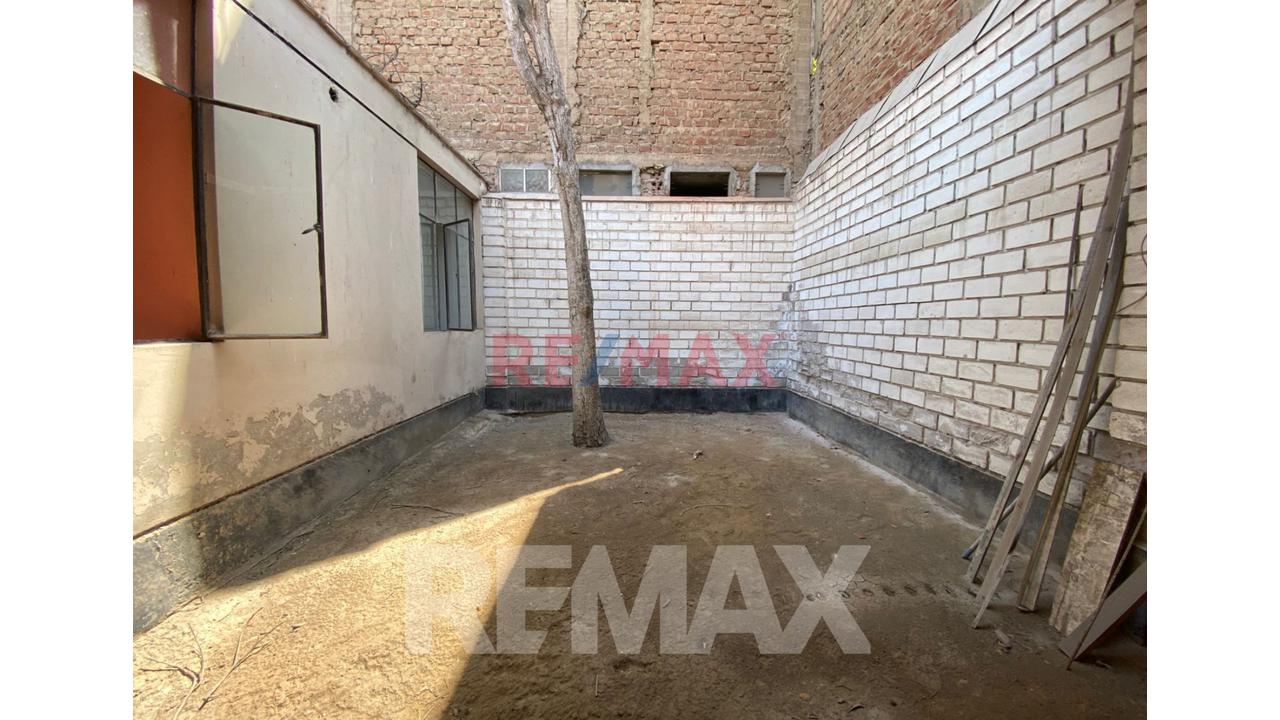 Se Vende Casa Como Terreno En San Juan Miraflores - 12