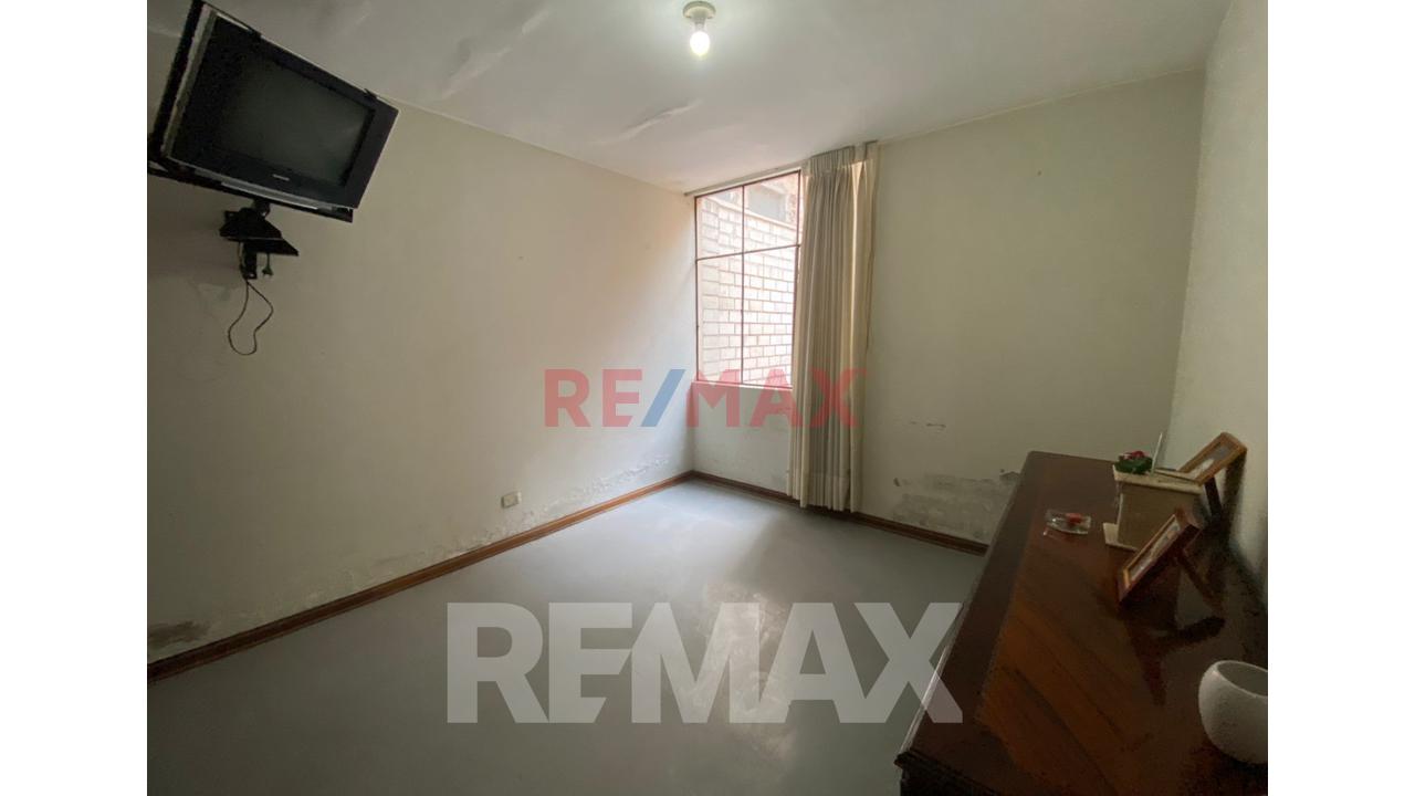 Se Vende Casa Como Terreno En San Juan Miraflores - 8