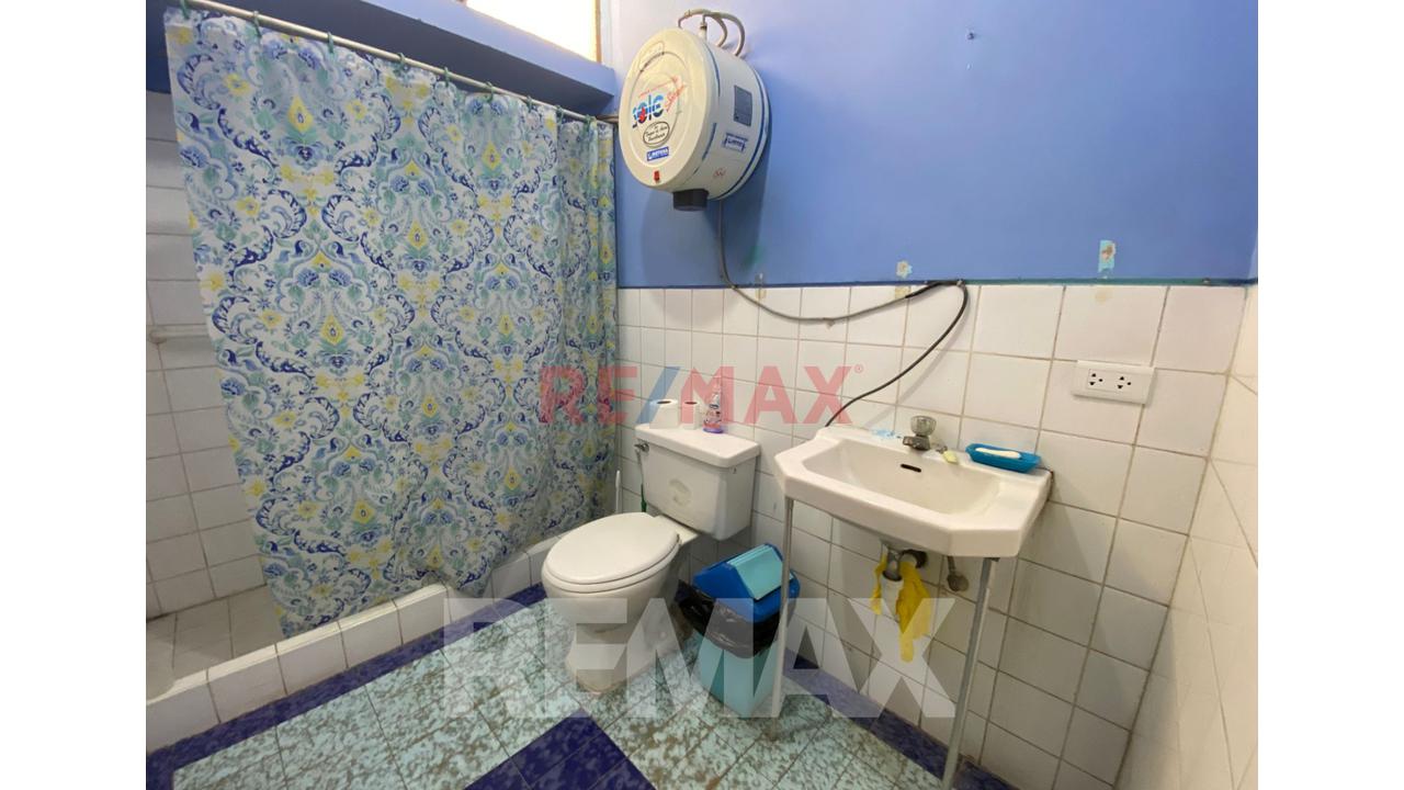 Se Vende Casa Como Terreno En San Juan Miraflores - 4