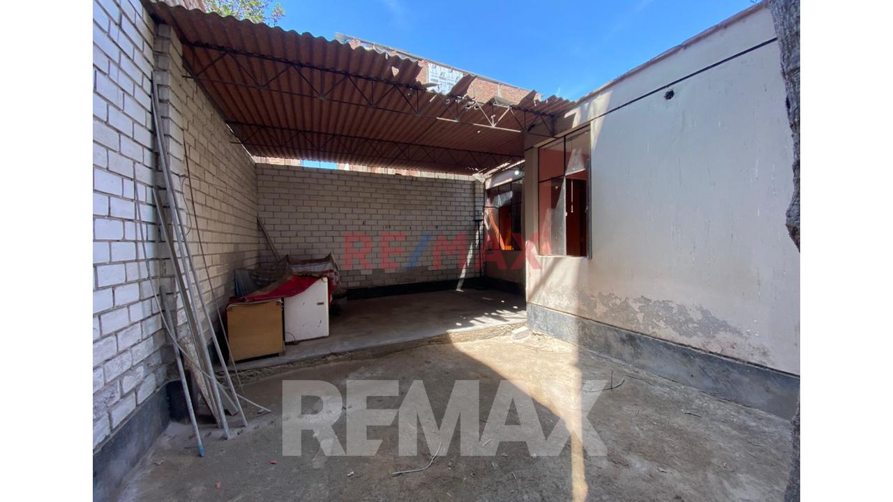 Se Vende Casa Como Terreno En San Juan Miraflores - 15