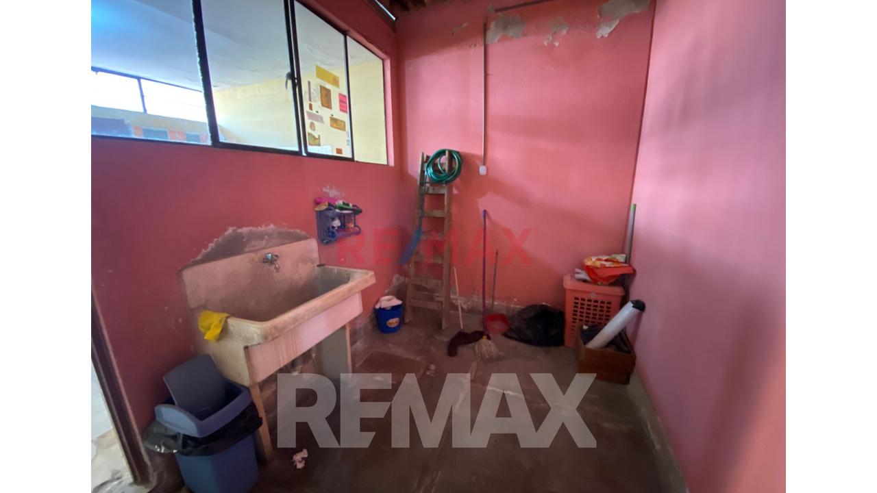 Se Vende Casa Como Terreno En San Juan Miraflores - 10