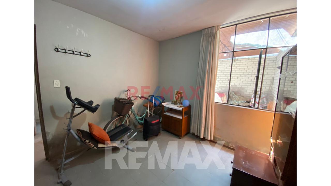Se Vende Casa Como Terreno En San Juan Miraflores - 13