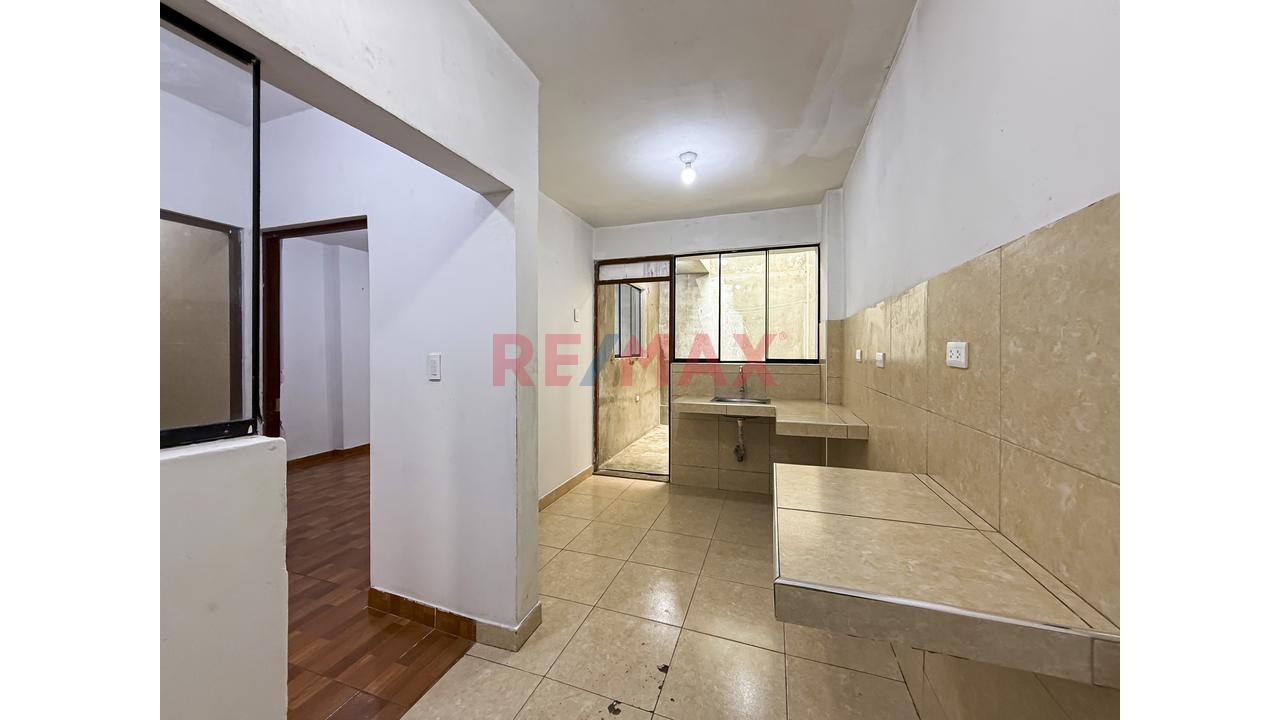 Vendo Hermosa Casa Con Buena Ubicacion Callao Marquez - 18