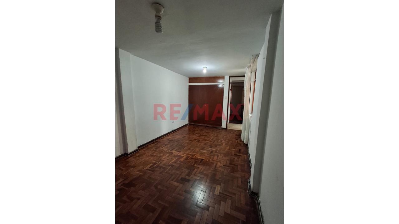 Se Vende Casa 2 Pisos Pedro Miotta, Sjm — foto 13