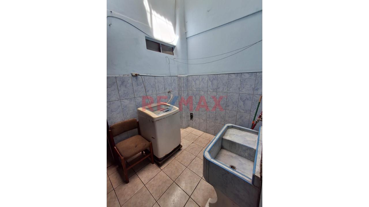 Se Vende Casa 2 Pisos Pedro Miotta, Sjm — foto 9