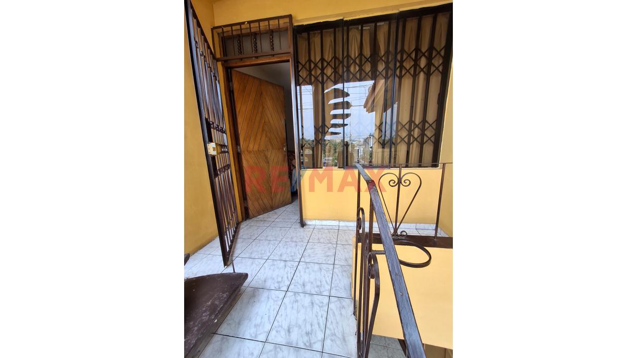 Se Vende Casa 2 Pisos Pedro Miotta, Sjm — foto 10