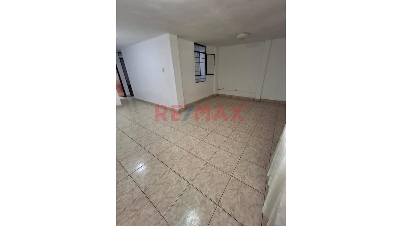 Se Vende Casa 2 Pisos Pedro Miotta, Sjm — foto 6