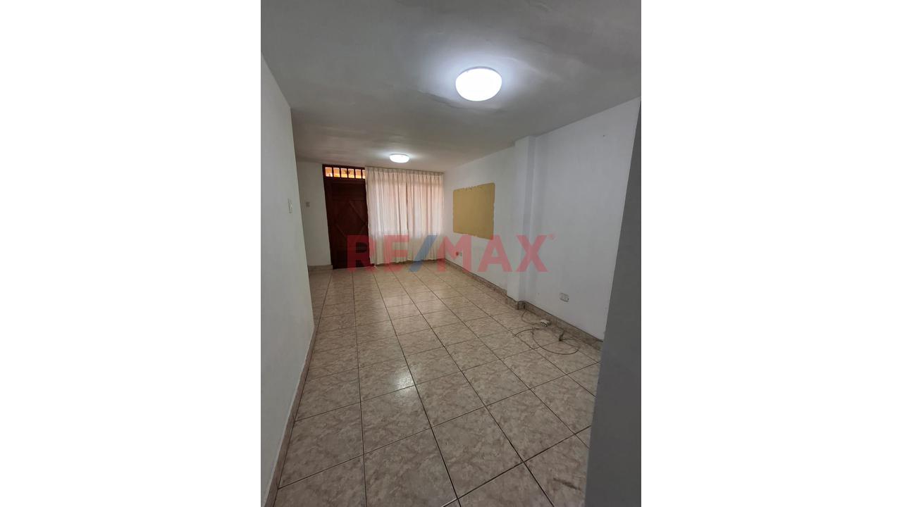 Se Vende Casa 2 Pisos Pedro Miotta, Sjm — foto 5