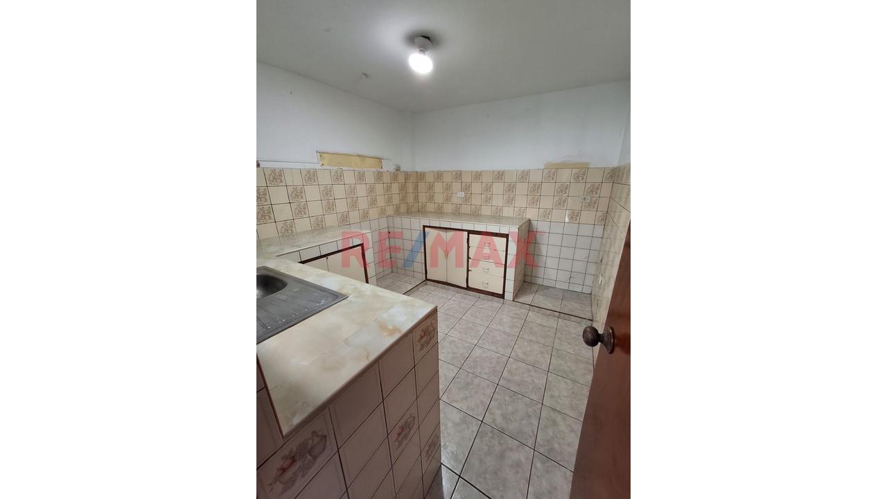 Se Vende Casa 2 Pisos Pedro Miotta, Sjm — foto 8