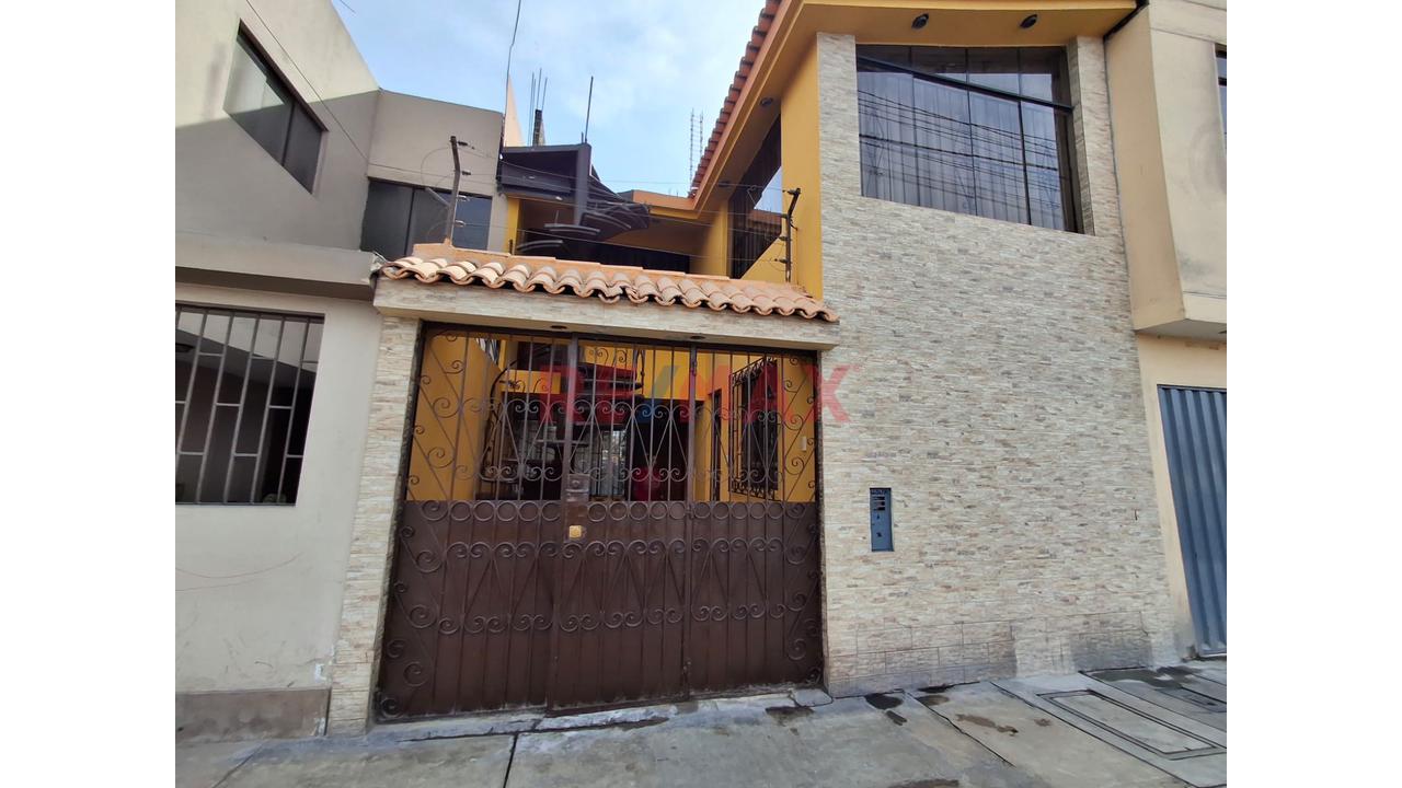 Se Vende Casa 2 Pisos Pedro Miotta, Sjm