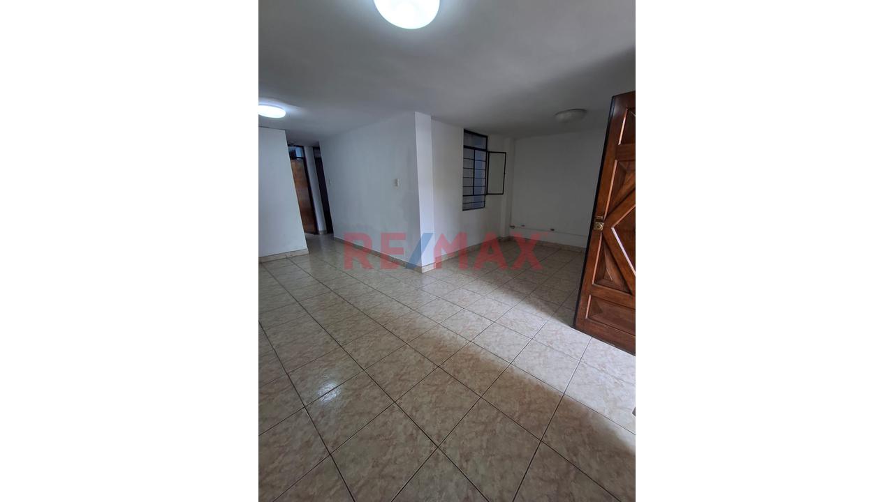 Se Vende Casa 2 Pisos Pedro Miotta, Sjm — foto 15