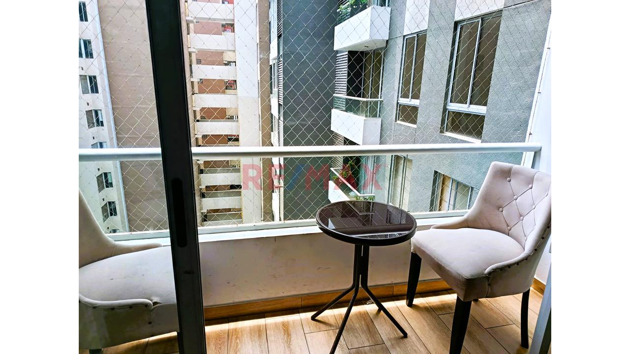 Venta De Departamento  Con Tres Dormitorios Y En Condominio  Con Espectaculares Areas Sociales En El Distrito De San Miguel — foto 5