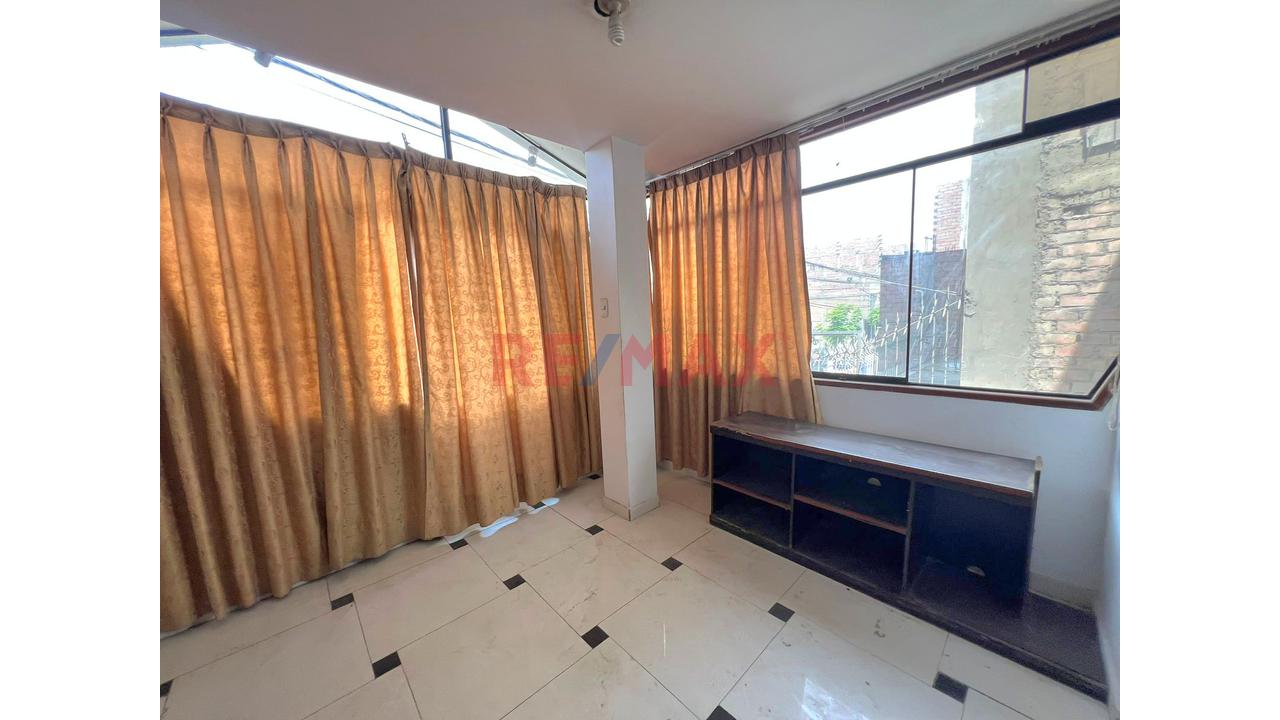 Venta De Casa 3 Pisos Comas Urbanización Alameda Del Pinar - 4