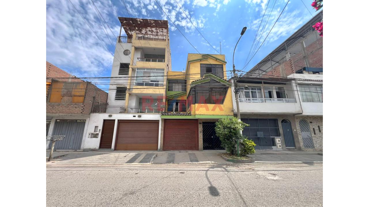 Venta De Casa 3 Pisos Comas Urbanización Alameda Del Pinar - 2