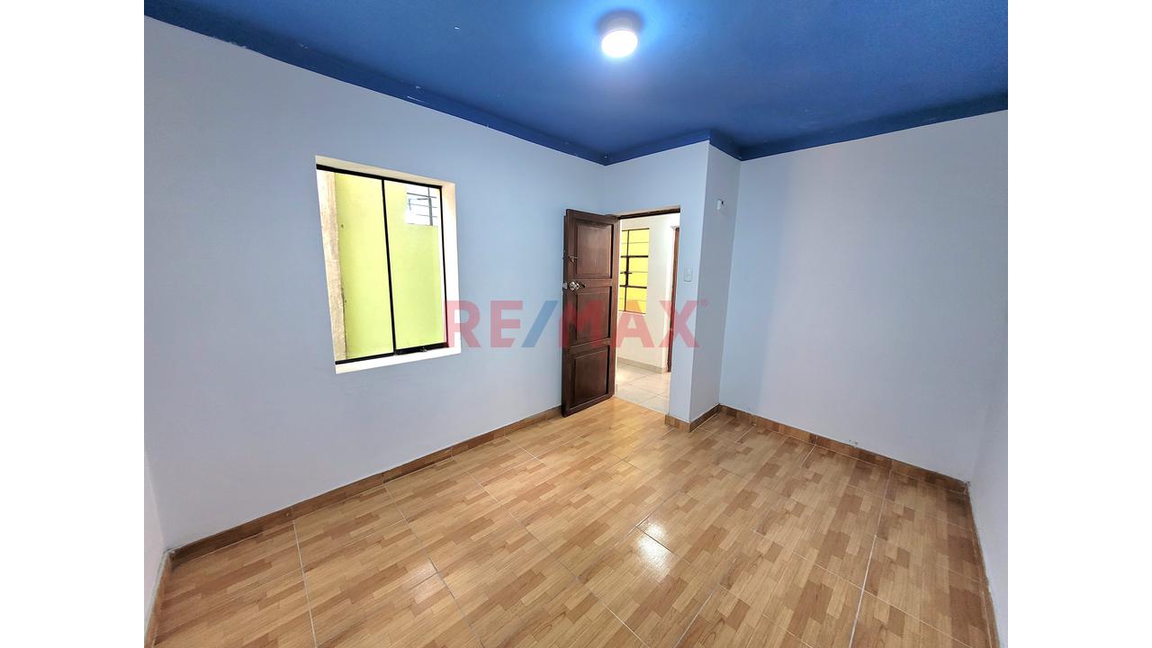 Departamento En 2 Piso Con Ingreso Independiente Desde La Calle - Para Empresas A Una Cuadra De Hospital Regional - 8