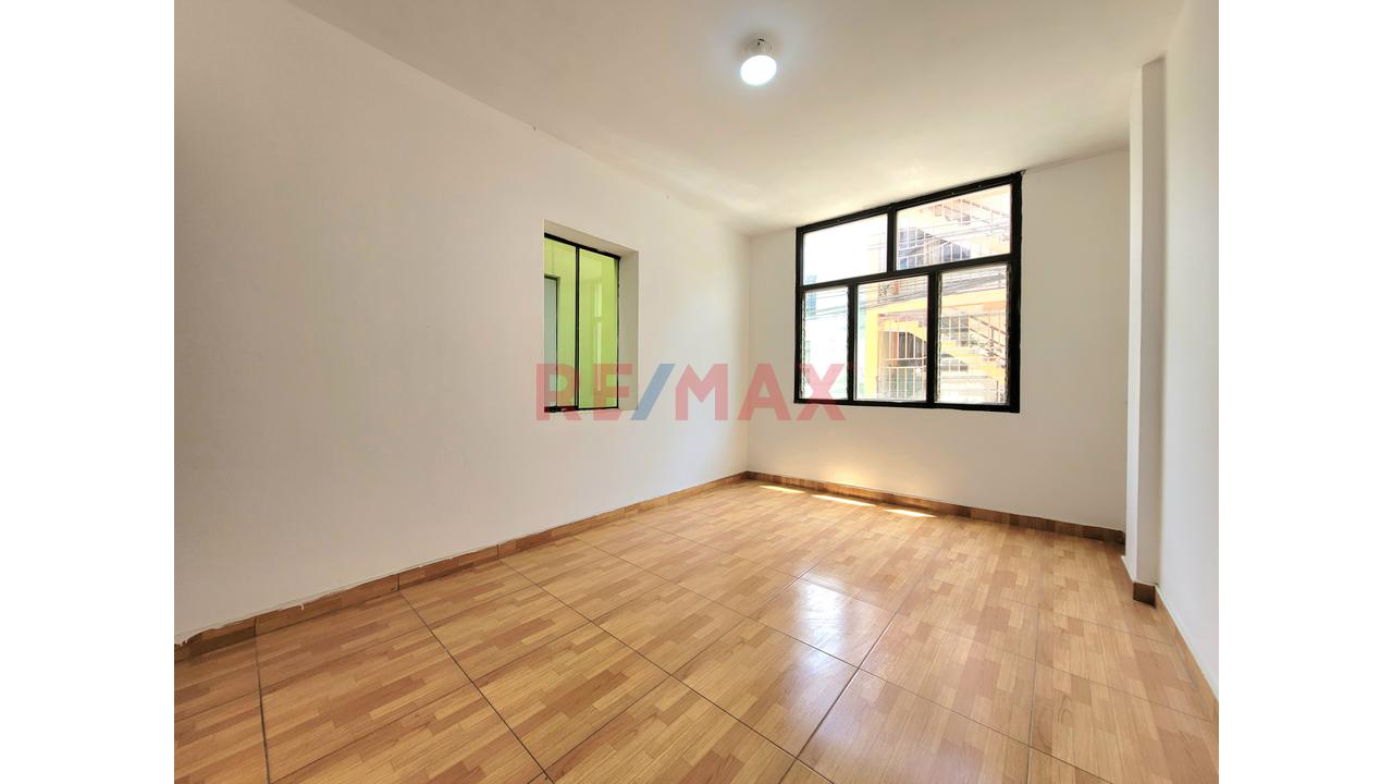 Departamento En 2 Piso Con Ingreso Independiente Desde La Calle - Para Empresas A Una Cuadra De Hospital Regional - 9