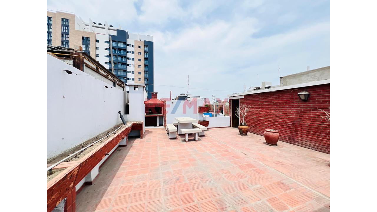 🏡Casa Amplia En San Nicolás Cerca A Av. Juan Pablo Ii 🏗️  Ideal Para Proyecto U Oficinas - 13