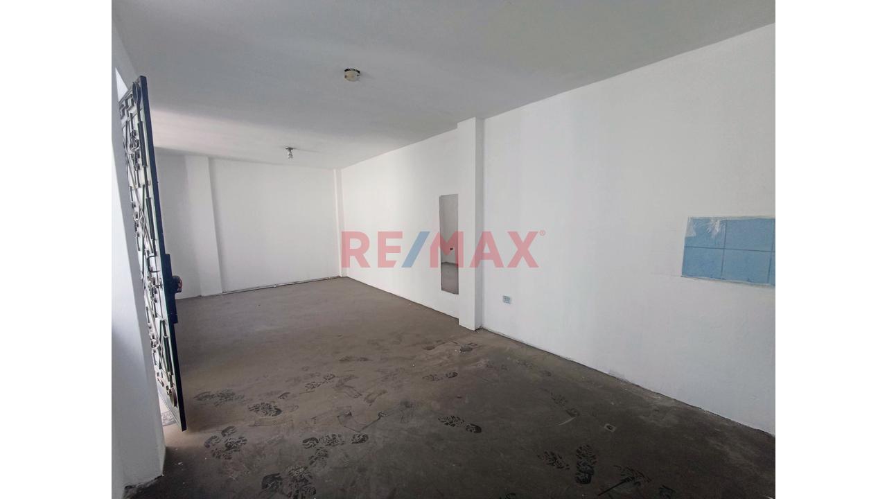 Venta Casa En Urb. El Pinar Comas / 3 Pisos - 21